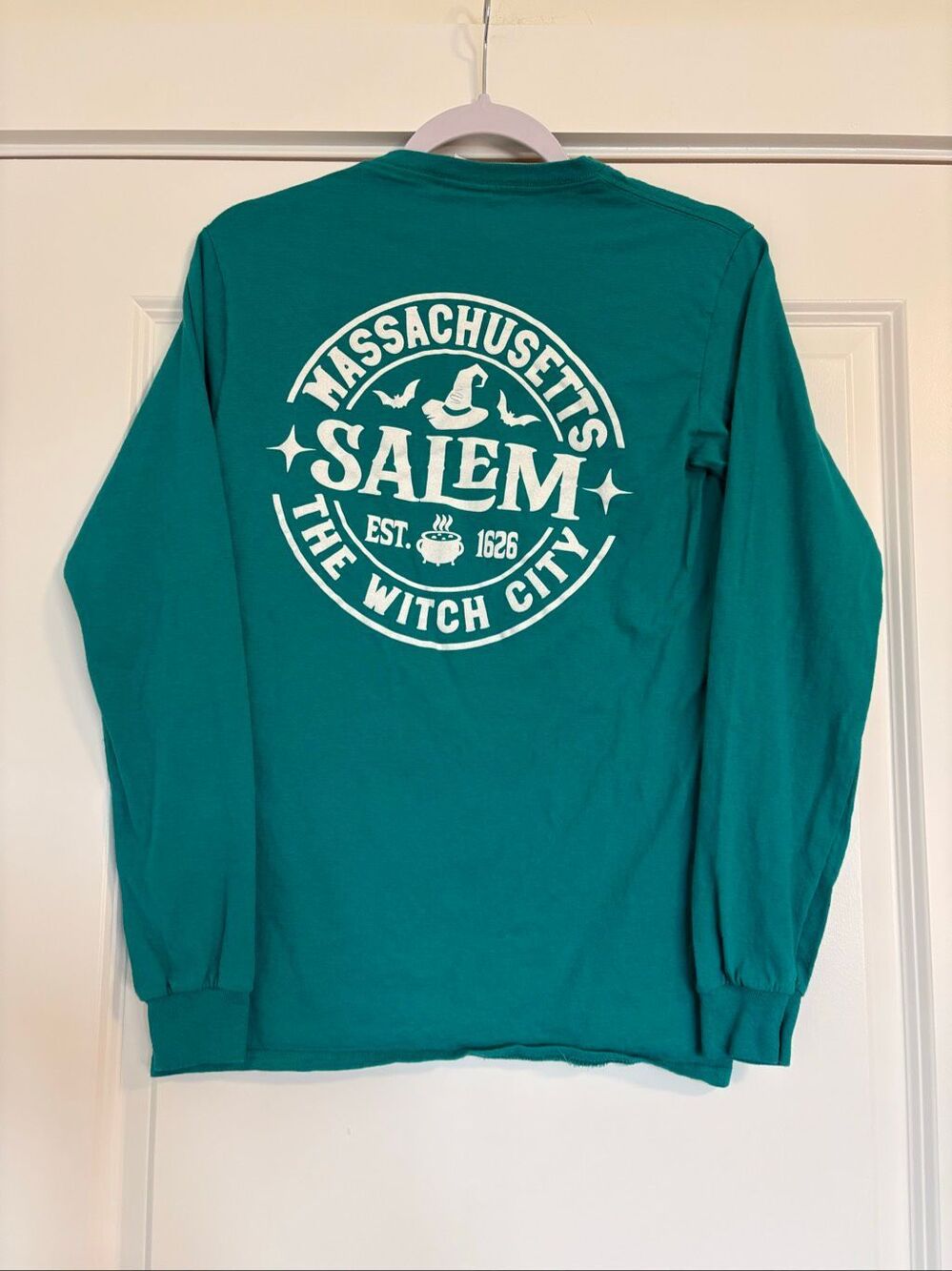 Salem Massachusetts The Witch City Long Sleeve Graphic Tee Small